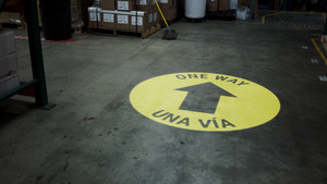 One Way Arrow Yellow Bilingual Spanish - SignCast™ S200 Virtual Sign One Way Arrow Yellow Bilingual Spanish - SignCast™ S200 Virtual Sign